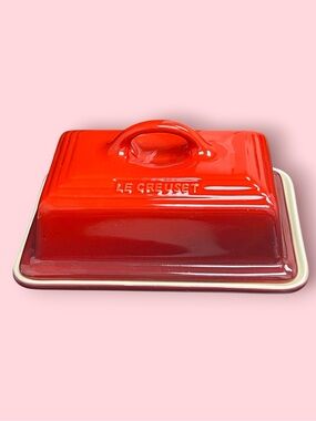 Le Creuset Stoneware Heritage European Covered Butter Dish (Cerise)